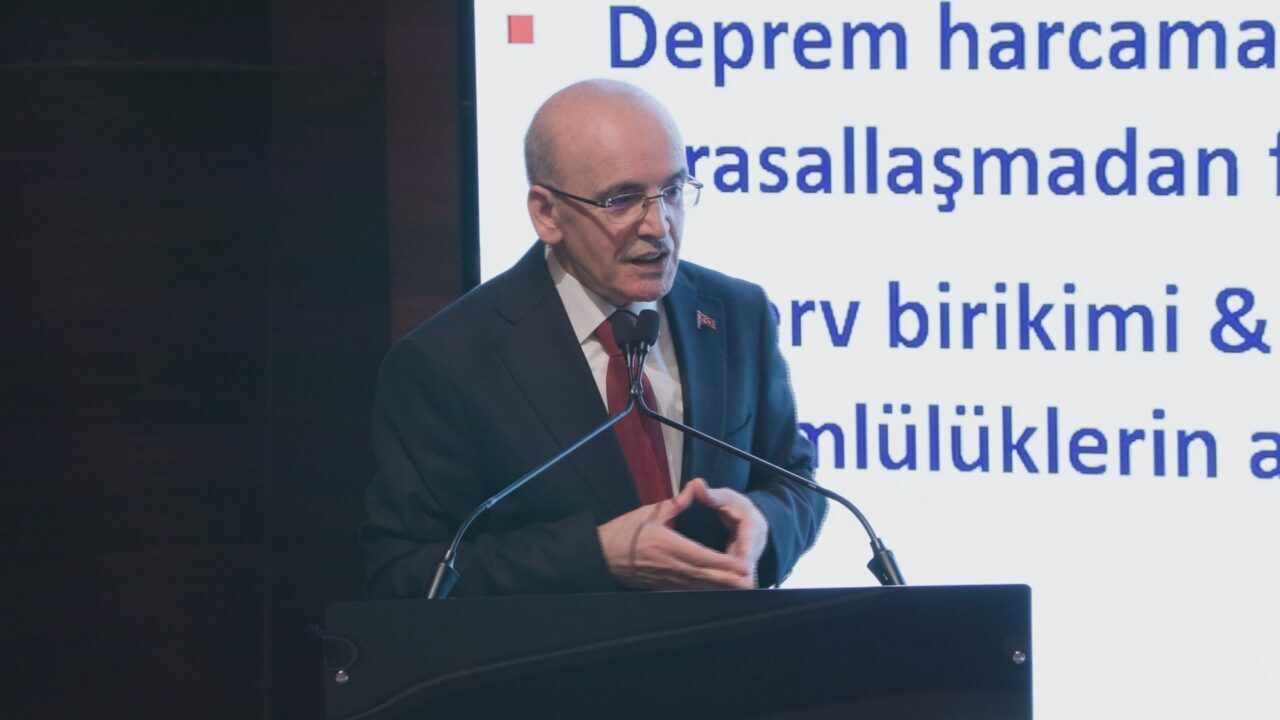 Hazine ve Maliye Bakanı Mehmet Şimşek, ekonomim.com tarafından düzenlenen '2026