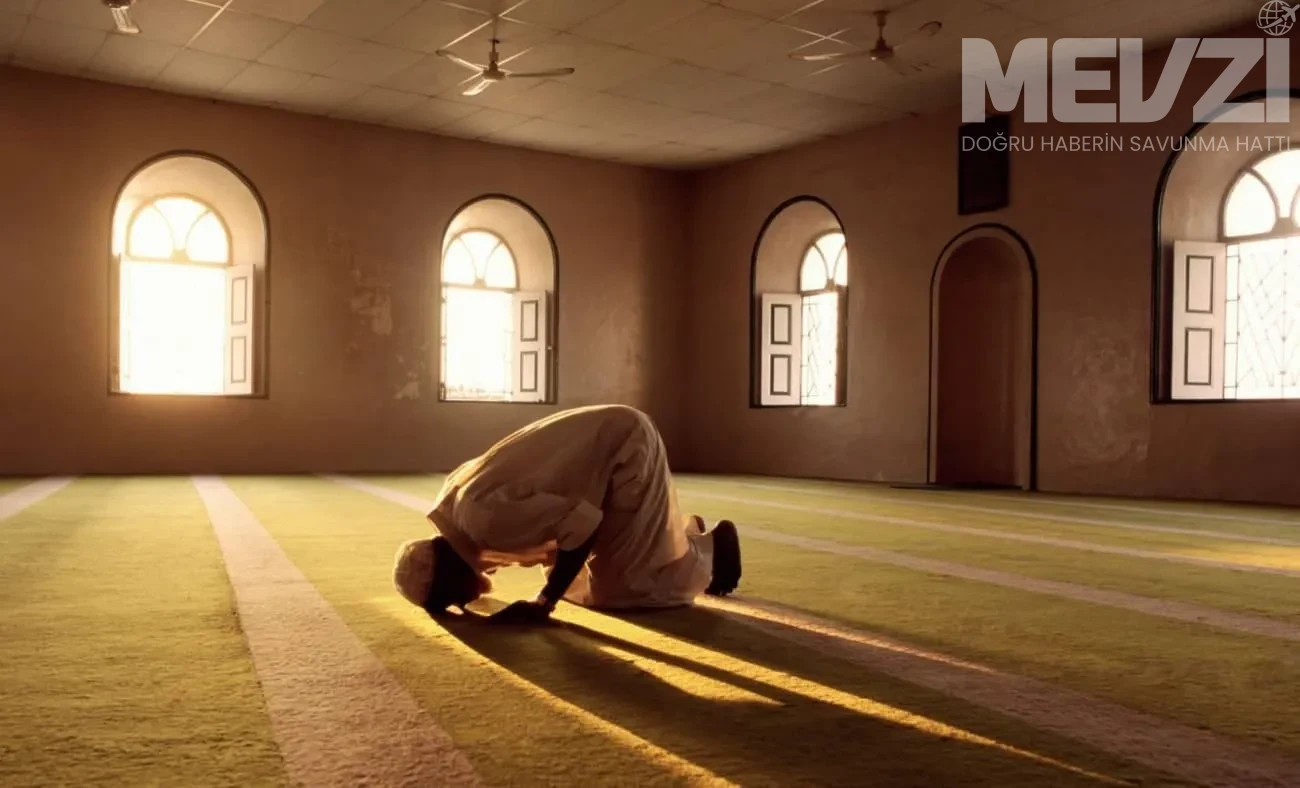 Namazda Okunuş Sırasıyla Namaz Sureleri: Ayetleri, Okunuşları ve Mealleri
