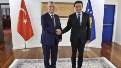 KOSOVA, – TİCARET Bakanı Ömer Bolat, resmi ziyaret kapsamında bulunduğu