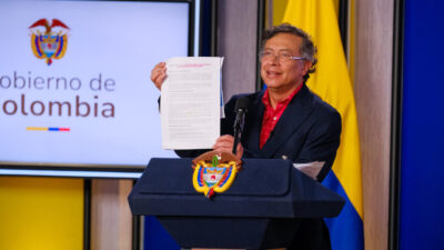 KOLOMBİYA, – KOLOMBİYA Cumhurbaşkanı Gustavo Petro, ülkenin güneybatısında 20 kişinin