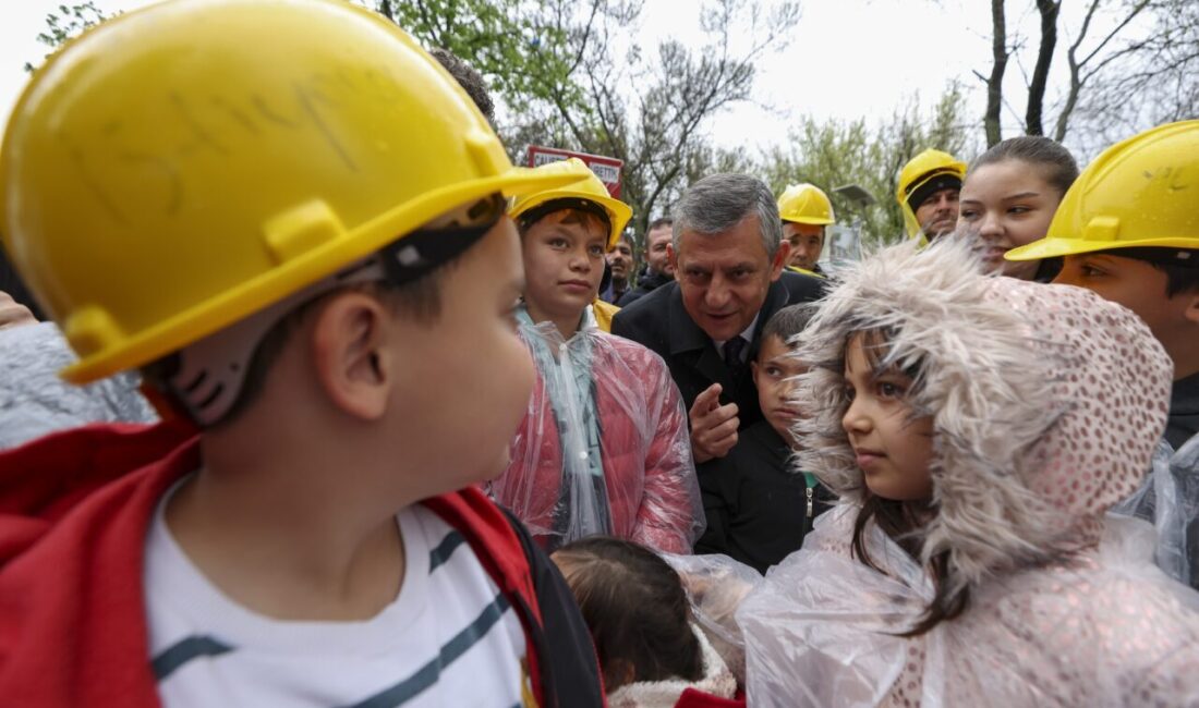 ANKARA, -CHP Genel Başkanı Özgür Özel, Ankara’da Kurtuluş Parkı’nda eylem