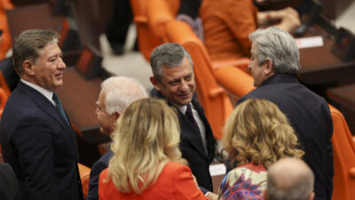 ‘İKİ BÜYÜK ONURU BİR ARADA YAŞIYORUZ’ CHP Genel Başkanı Özgür