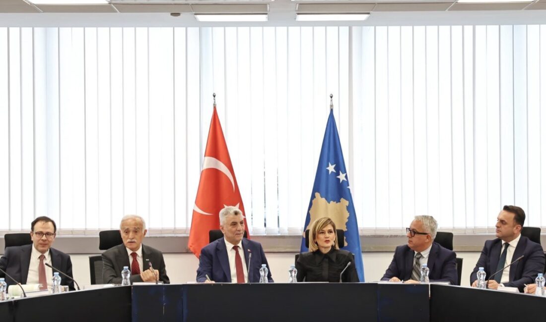KOSOVA, – TİCARET Bakanı Ömer Bolat, resmi ziyaret kapsamında bulunduğu