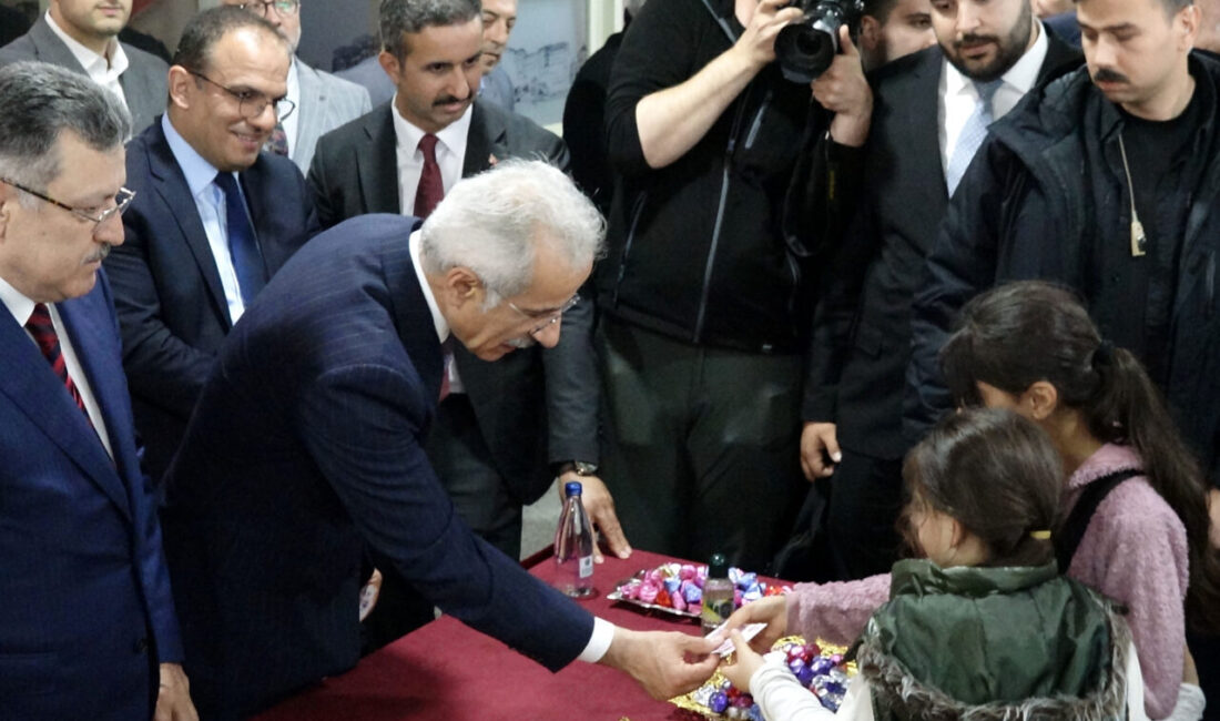 ‘BAZI OTOYOL KESİMLERİNDE REKOR GEÇİŞLER OLDU’ Ulaştırma ve Altyapı Bakanı
