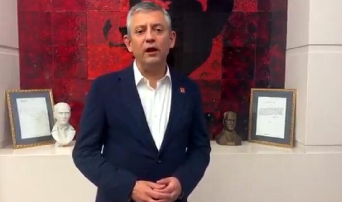 ÖZGÜR ÖZEL’DEN AÇIKLAMA CHP Genel Merkezi’ne polis müdahalesi başladığı anlarda