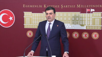 CHP’Lİ EMRE: KUMPAS SÜRECİNİ DEĞERLENDİRDİK CHP Sözcüsü Zeynel Emre, TBMM’de