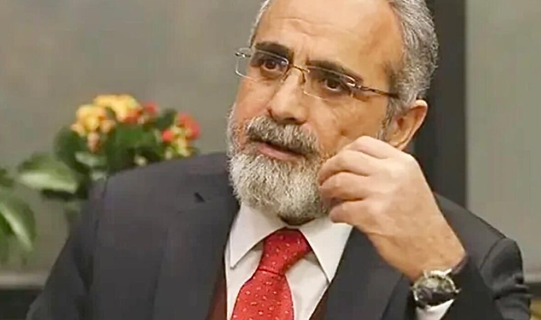 Cumhurbaşkanı Başdanışmanı Topçu: Ana muhalefetin kendi iç meşruiyetini tartışır hale gelmesi, demokrasimiz için kayıptır ANKARA, – CUMHURBAŞKANI Başdanışmanı Yalçın Topçu, CHP’de yaşanan gelişmelere ilişkin,