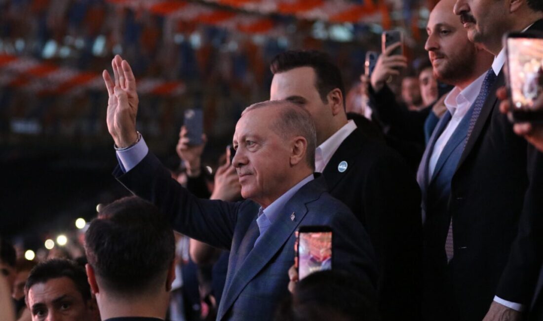 CUMHURBAŞKANI ERDOĞAN İÇİN KOREOGRAFİ YAPILDI Kocaeli’de AK Parti Gençlik Kolları’nın