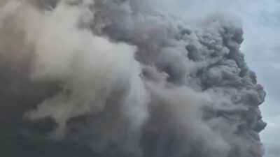 FİLİPİNLER, – FİLİPİNLER’deki Mayon Yanardağı’nda patlama meydana geldiği bildirildi. Filipinler’deki