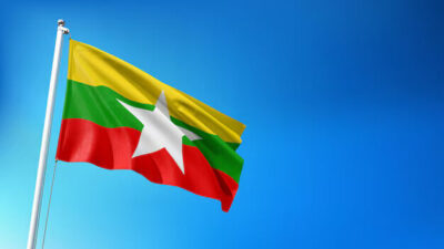 MYANMAR, – MYANMAR’ın başkenti Nepido’da bambu taşıyan bir kamyonun devrilmesi