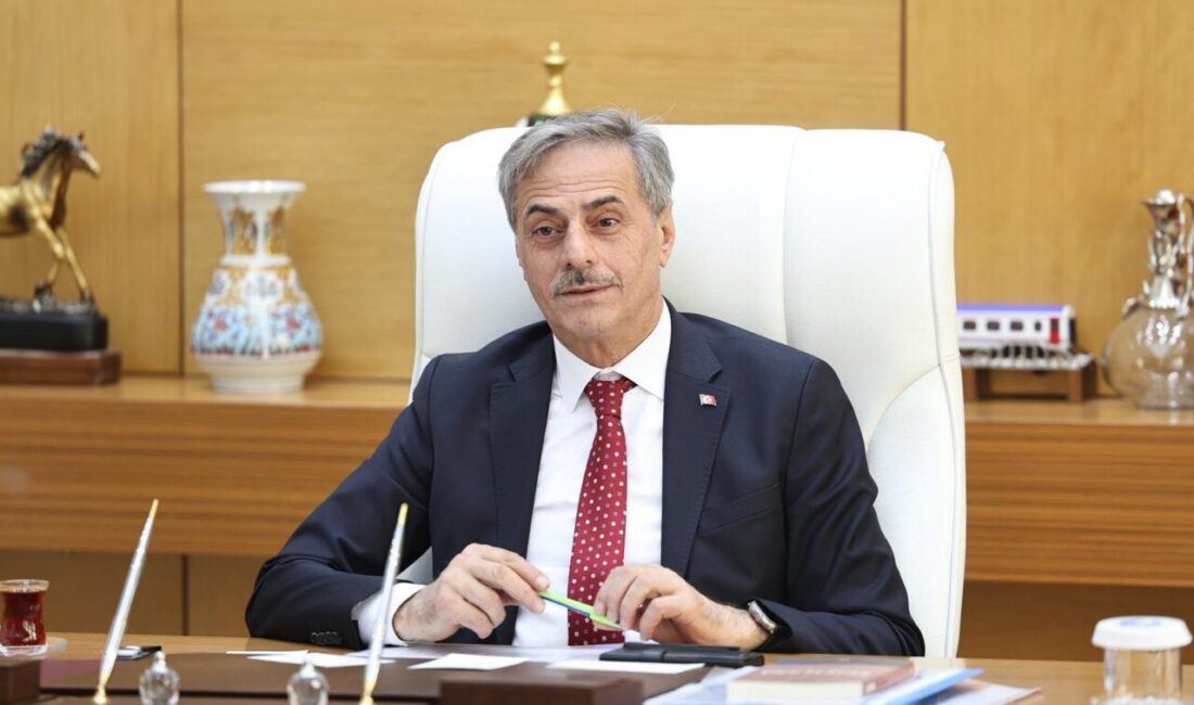SAKARYA, – SAKARYA Muhtarlar Federasyonu Başkanı Erdal Erdem ve Adapazarı