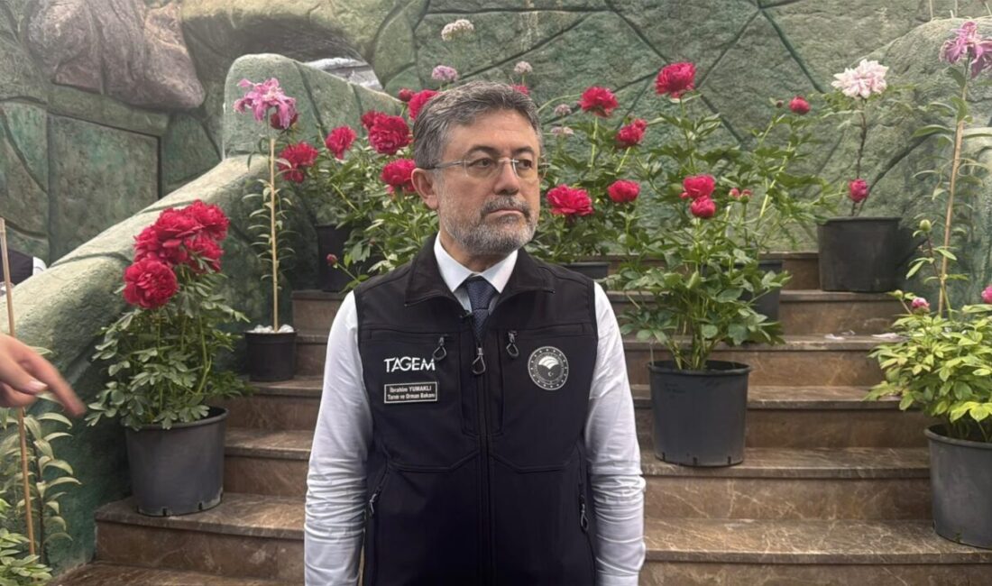 Yalova’da Geofit bahçesinde inceleme yapan Bakan Yumaklı: Yılda 2 milyar adet süs bitkisi üretiyoruz Zehra BAYKAL-Mehmet İNAN/YALOVA, – TARIM ve Orman Bakanı İbrahim Yumaklı,