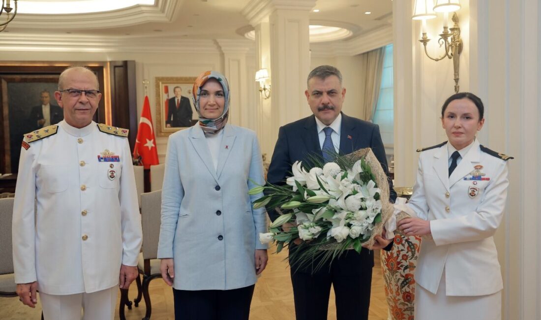 Bakan Çiftçi, Sahil Güvenlik heyetini kabul etti ANKARA, – İÇİŞLERİ Bakanı Mustafa Çiftçi, Sahil Güvenlik Komutanlığı’nın 44’üncü