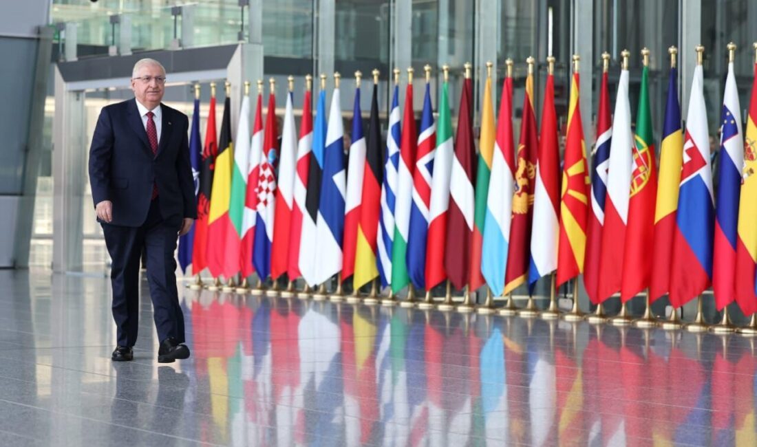 ANKARA, – MİLLİ Savunma Bakanı Yaşar Güler, NATO Savunma Bakanları