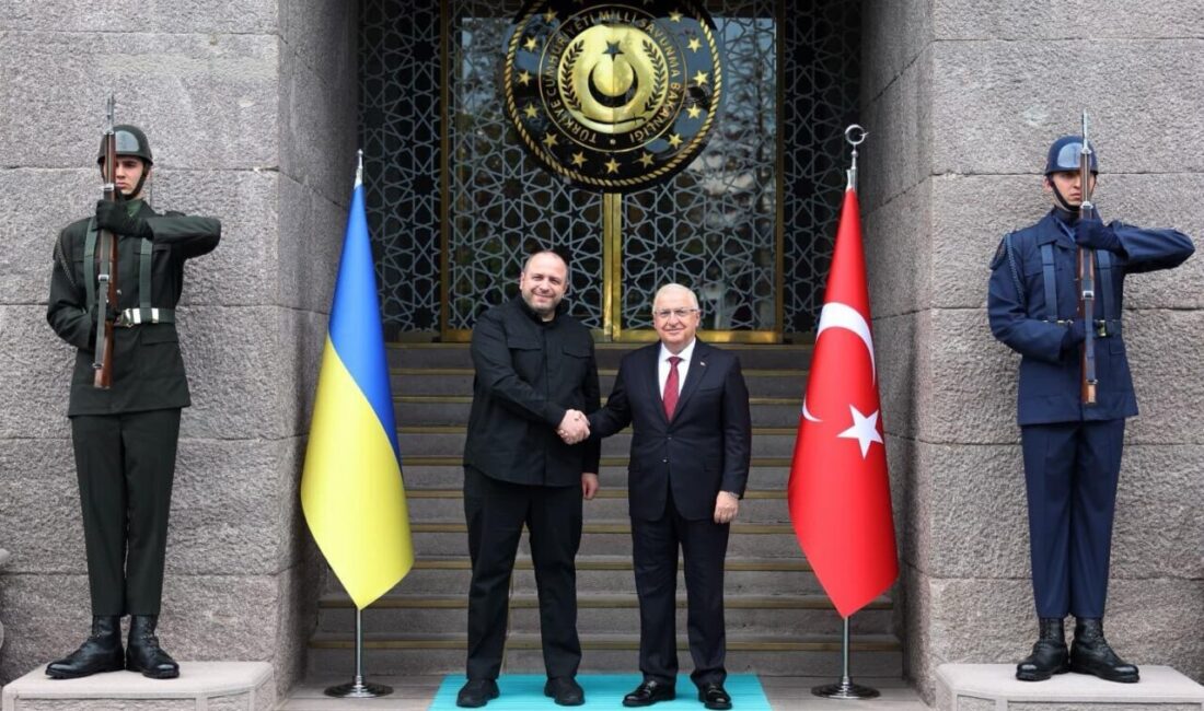Bakan Güler, Ukrayna Savunma Bakanı Umerov ile bir araya geldi ANKARA, – MİLLİ Savunma Bakanı Yaşar Güler, Ukrayna Savunma Bakanı