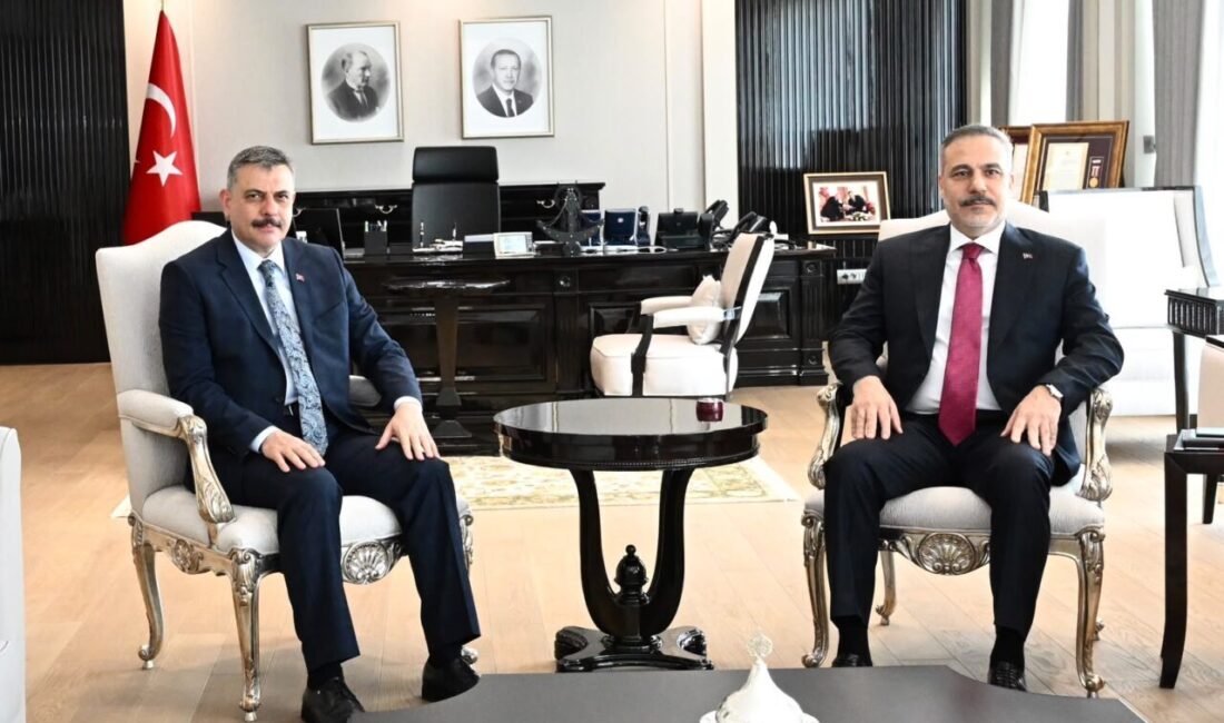 Bakanlar Çiftçi ile Fidan bir araya geldi ANKARA, – İÇİŞLERİ Bakanı Mustafa Çiftçi, Dışişleri Bakanı Hakan Fidan