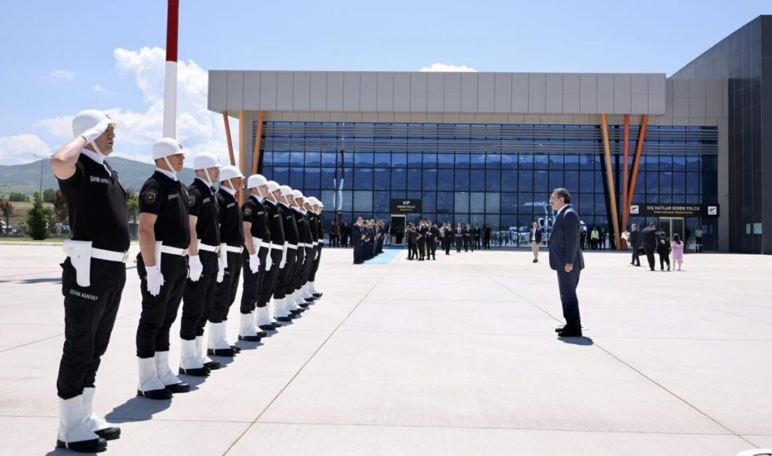 Cevdet Yılmaz: Türkiye ekonomisi son 6 yılda dünyanın yaklaşık iki katı büyüdü (2) ‘DEMOKRASI NOKTASINDA ÇOK ÖNEMLİ MESAFELER ALDIK’ Cumhurbaşkanı Yardımcısı Cevdet Yılmaz,
