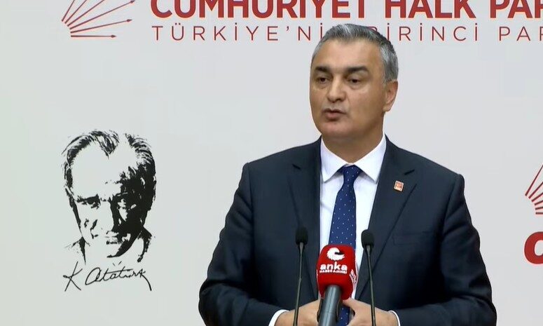 CHP’de 3’ü mevcut, 3’ü eski 6 il başkanı disipline sevk edildi Gizem CENGİL/ ANKARA, – CHP Sözcüsü Müslim Sarı, “6 arkadaşımızı,