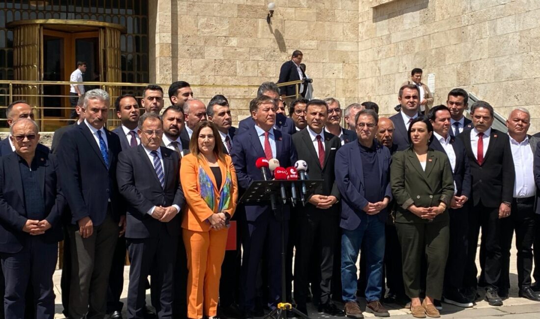 CHP’li 72 il başkanından ‘kurultay’ açıklaması Aliekber METE-Canberk ÖZTÜRK/ANKARA, – CHP’li 72 il başkanı, “Partimizin kurultayının