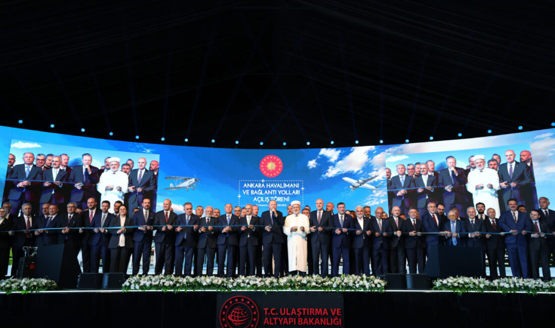 Aybala MELEK-Emirhan YÜZÜGÜLDÜ/ANKARA, – CUMHURBAŞKANI Recep Tayyip Erdoğan, “Türkiye; Ankara’sı,