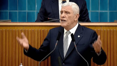 ANKARA, – İYİ Parti Genel Başkanı Müsavat Dervişoğlu, “Siyaseti mahkemelerin