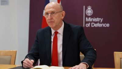 BİRLEŞİK KRALLIK, – İNGİLTERE Savunma Bakanı John Healey, Başbakan Keir