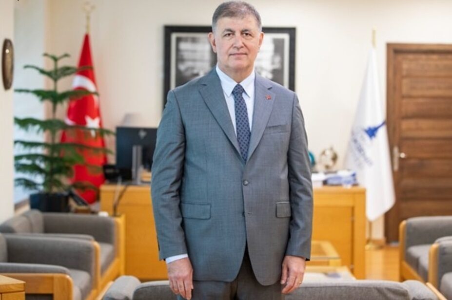 İzmir Büyükşehir Belediye Başkanı Cemil Tugay, CHP’den istifa etti Mustafa İÇ/ İZMİR, – İZMİR Büyükşehir Belediye Başkanı Cemil Tugay,