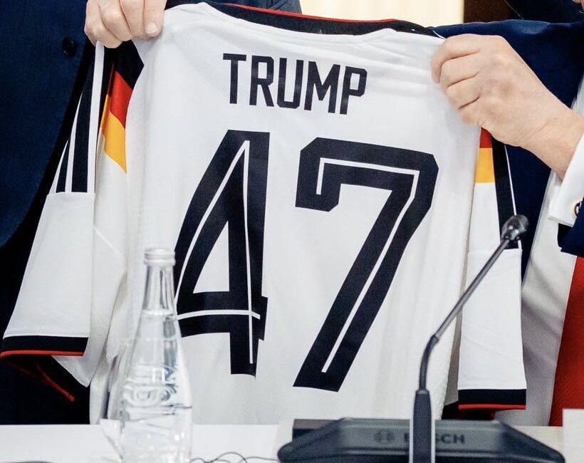 Merz’den Trump’a 80’inci yaş günü hediyesi: Alman milli takım forması takdim etti Melih Kiram GEDİK, – ALMANYA Başbakanı Friedrich Merz, 80 yaşına