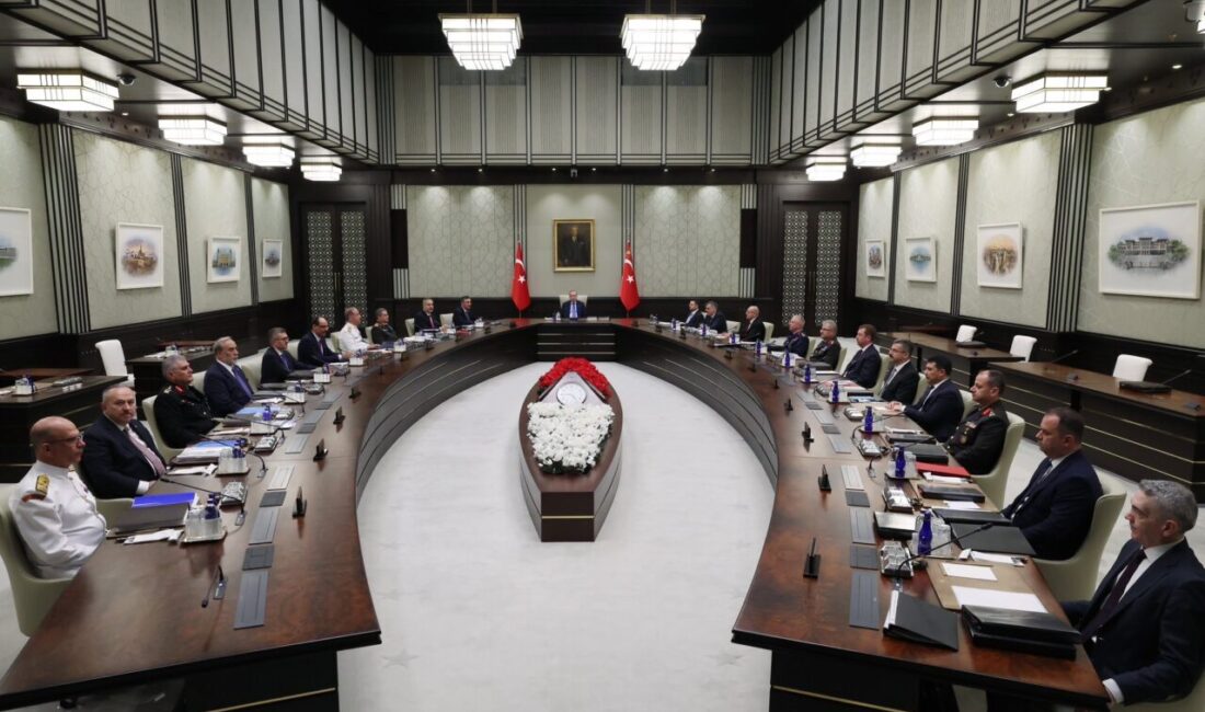 MGK Bildirisi: Türkiye, bölgede kalıcı barışın sağlanması yönündeki çabalara etkin katkı sunmayı sürdürecek ANKARA, – CUMHURBAŞKANI Recep Tayyip Erdoğan başkanlığında gerçekleşen Milli Güvenlik
