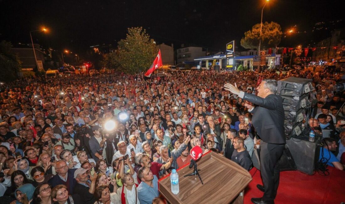 ÖZGÜR ÖZEL, AMASYA’DA HALKLA BULUŞTU CHP Grup Başkanı Özgür Özel,