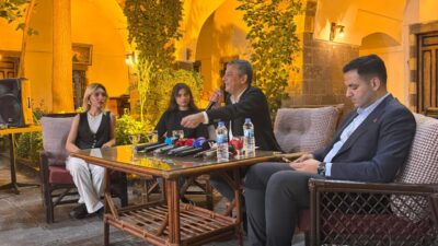 GENÇLERLE BİR ARAYA GELDİ CHP Grup Başkanı Özgür Özel, çeşitli
