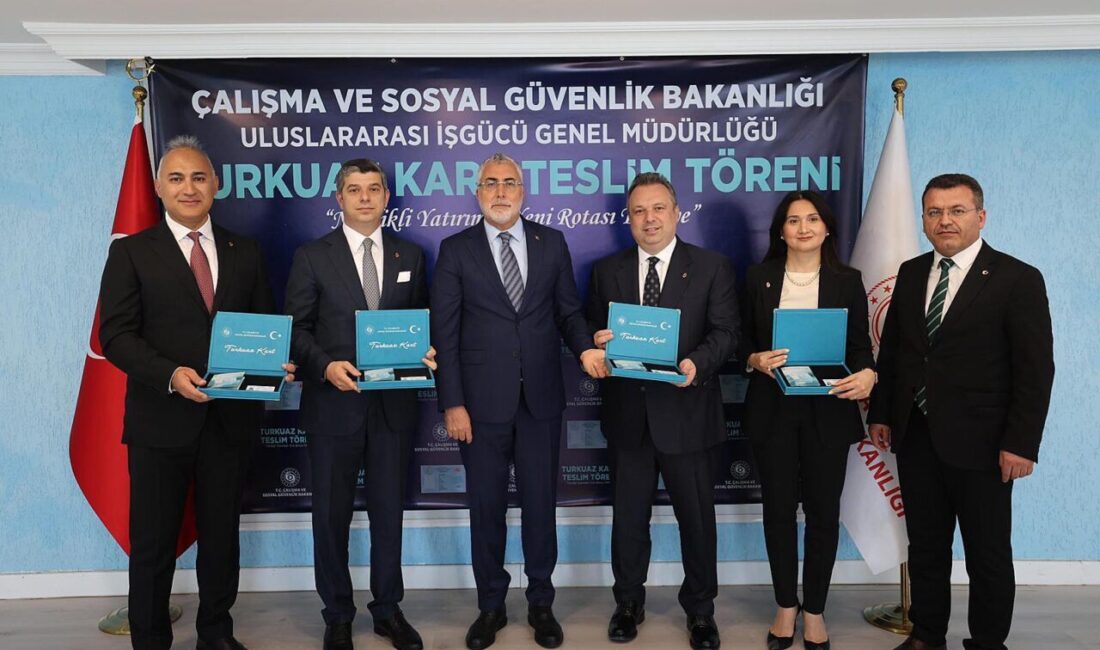 SOCAR ve Türk Traktör CEO’larına ‘Turkuaz Kart’ verildi ANKARA, – ÇALIŞMA ve Sosyal Güvenlik Bakanı Vedat Işıkhan, “SOCAR