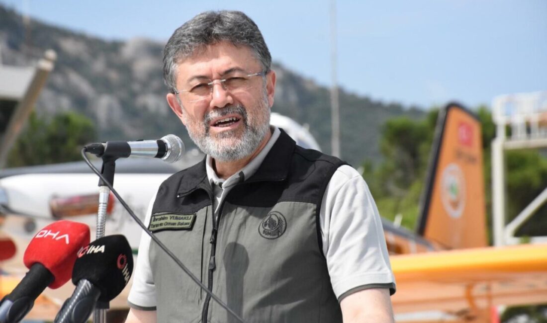 Yumaklı: Yeşil vatanımıza kalkan olmaya devam edeceğiz Seza Nur ALPDÜNDAR/İZMİR, – TARIM ve Orman Bakanı İbrahim Yumaklı,