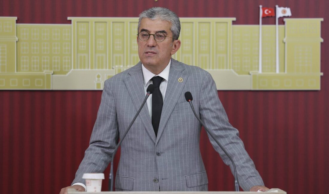 CHP’li Günaydın: CHP, asgari ücretin 45 bin 800 TL olmasını teklif ediyor Aliekber METE/ANKARA, – CHP Grup Başkanvekili Gökhan Günaydın, TBMM Başkanlığı’na